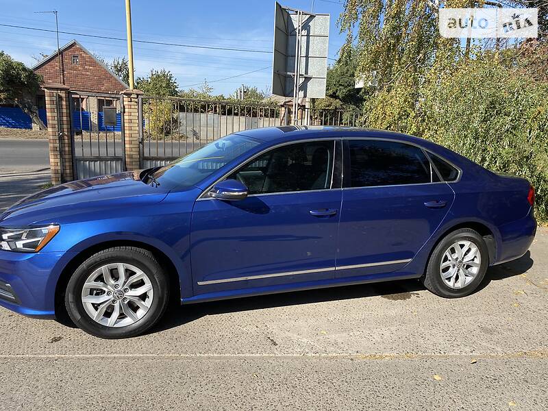 Седан Volkswagen Passat 2016 в Славянске
