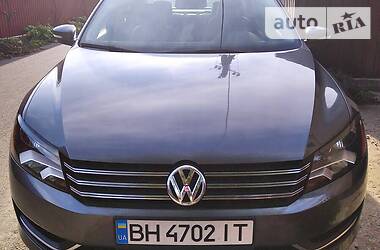 Седан Volkswagen Passat 2013 в Киеве