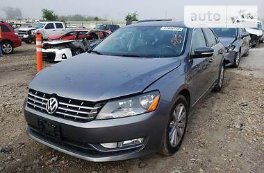 Седан Volkswagen Passat 2013 в Харькове