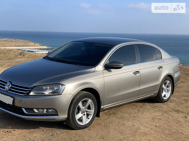 Седан Volkswagen Passat 2012 в Одессе
