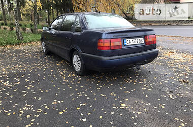 Седан Volkswagen Passat 1994 в Немирове