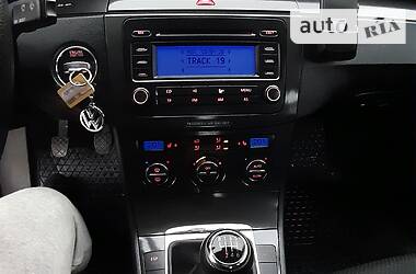 Седан Volkswagen Passat 2005 в 