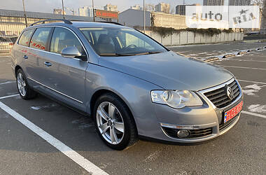 Универсал Volkswagen Passat 2010 в Киеве