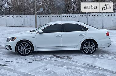 Седан Volkswagen Passat 2016 в Киеве