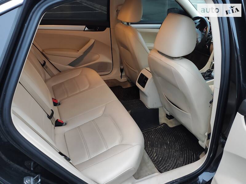 Седан Volkswagen Passat 2013 в Киеве