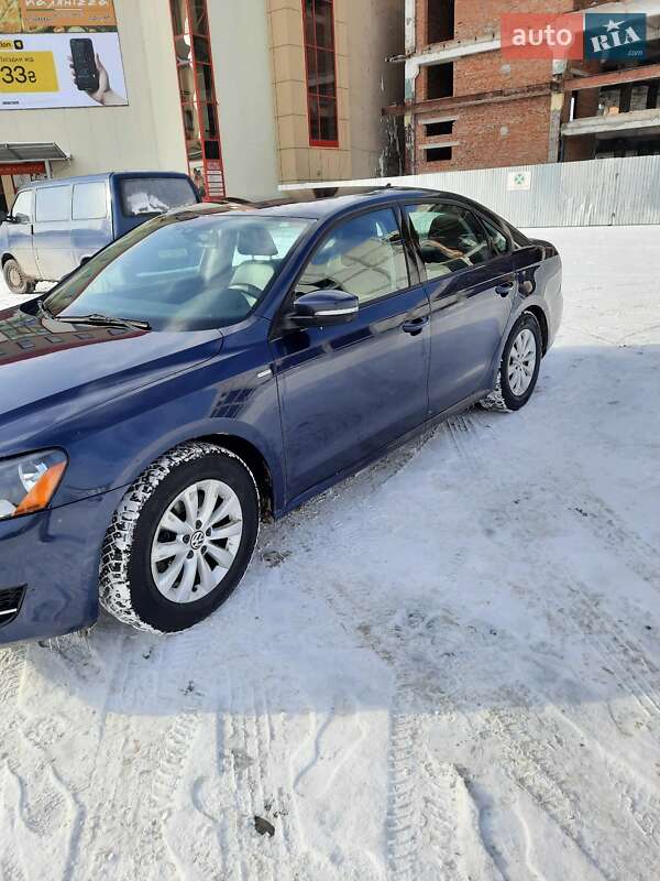 Седан Volkswagen Passat 2014 в Ивано-Франковске
