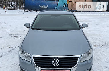 Седан Volkswagen Passat 2010 в Луцке