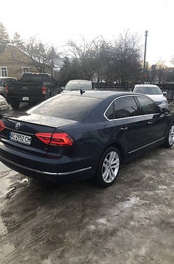 Седан Volkswagen Passat 2018 в Луцьку