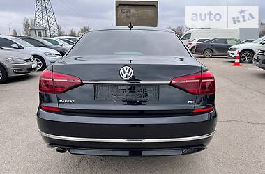 Седан Volkswagen Passat 2017 в Херсоні