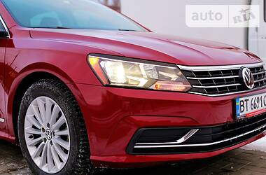 Седан Volkswagen Passat 2015 в 