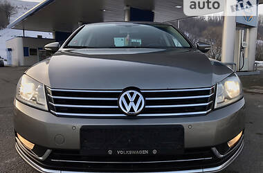 Седан Volkswagen Passat 2012 в Воловце