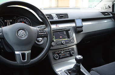 Универсал Volkswagen Passat 2010 в Стрые