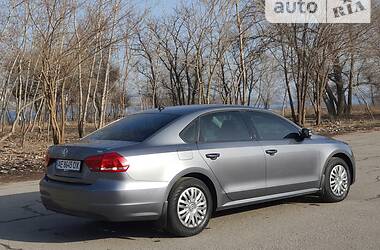 Седан Volkswagen Passat 2014 в Днепре