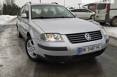 Универсал Volkswagen Passat 2002 в Сарнах