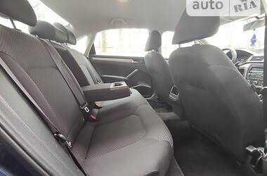 Седан Volkswagen Passat 2011 в Киеве