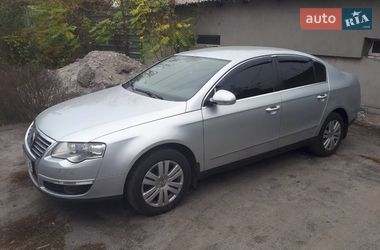 Седан Volkswagen Passat 2008 в Днепре