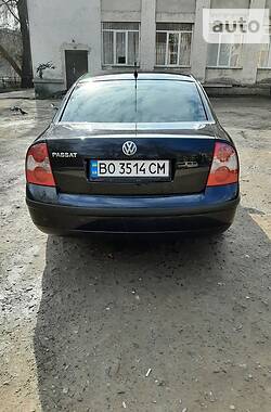 Седан Volkswagen Passat 2004 в 