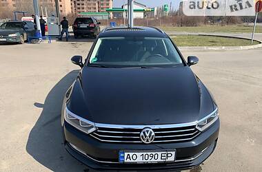 Універсал Volkswagen Passat 2015 в Ужгороді