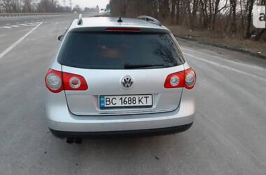 Универсал Volkswagen Passat 2010 в Бродах