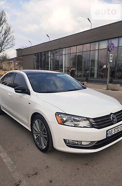 Седан Volkswagen Passat 2014 в Днепре