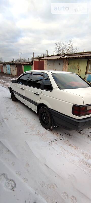 Седан Volkswagen Passat 1989 в Кривому Розі