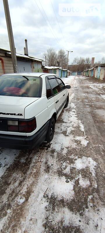 Седан Volkswagen Passat 1989 в Кривому Розі