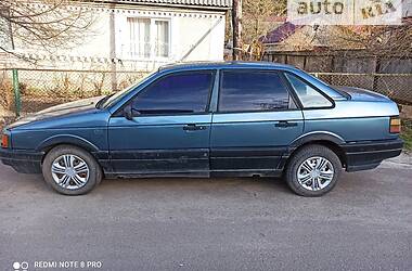 Седан Volkswagen Passat 1990 в Горохові