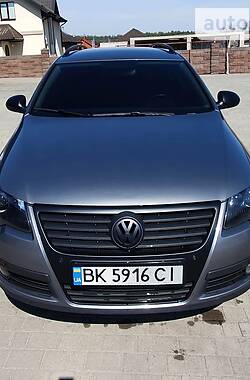 Универсал Volkswagen Passat 2006 в Сарнах