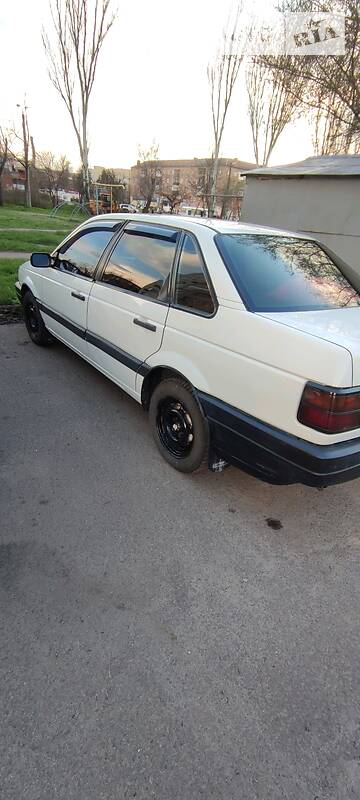 Седан Volkswagen Passat 1989 в Кривому Розі