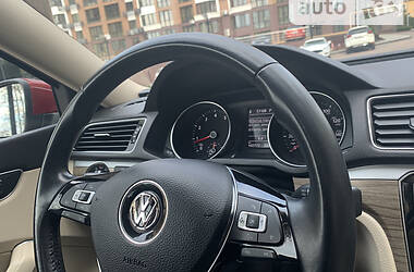 Седан Volkswagen Passat 2018 в Киеве