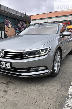 Седан Volkswagen Passat 2014 в Луцке