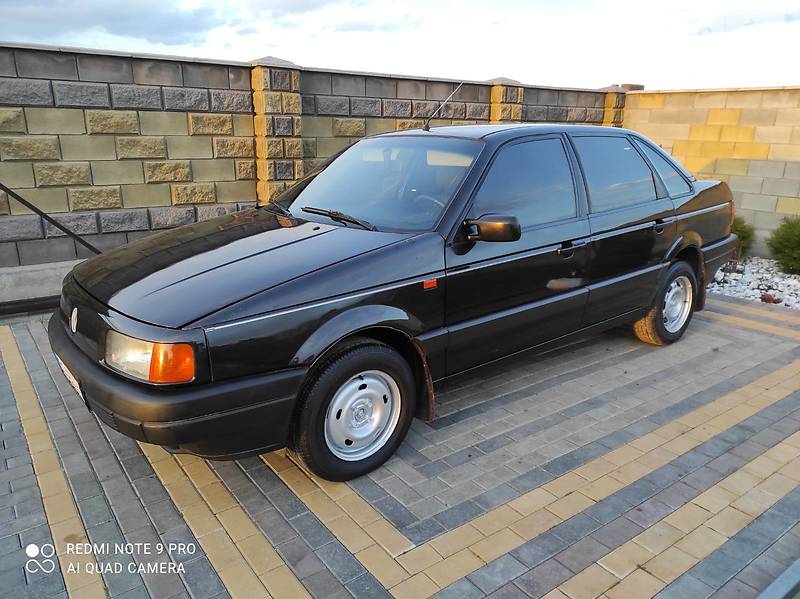 Седан Volkswagen Passat 1992 в Луцке