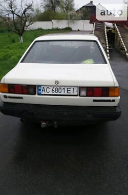 Седан Volkswagen Passat 1986 в Берестечку