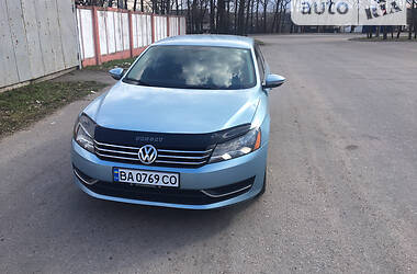 Седан Volkswagen Passat 2011 в Умані