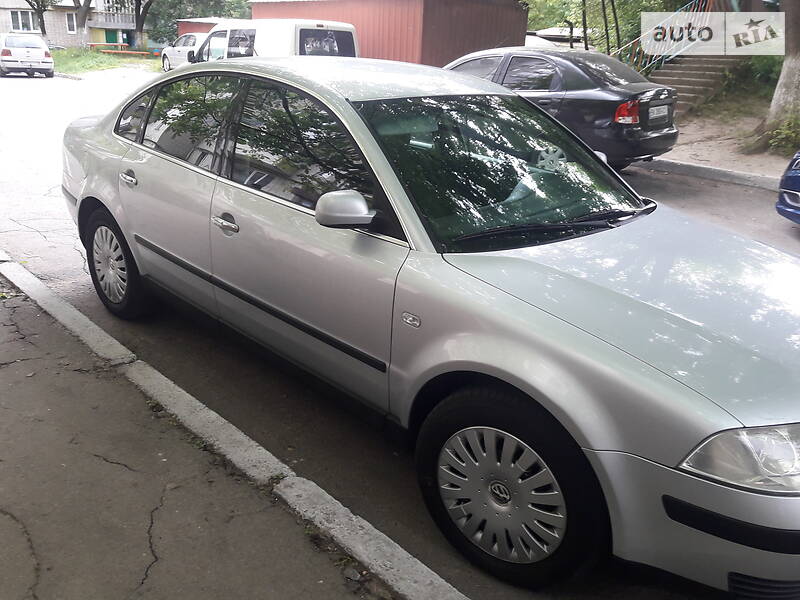 Седан Volkswagen Passat 2001 в Рівному