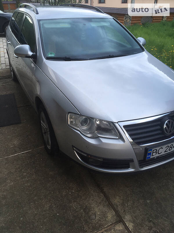 Універсал Volkswagen Passat 2010 в Чернівцях