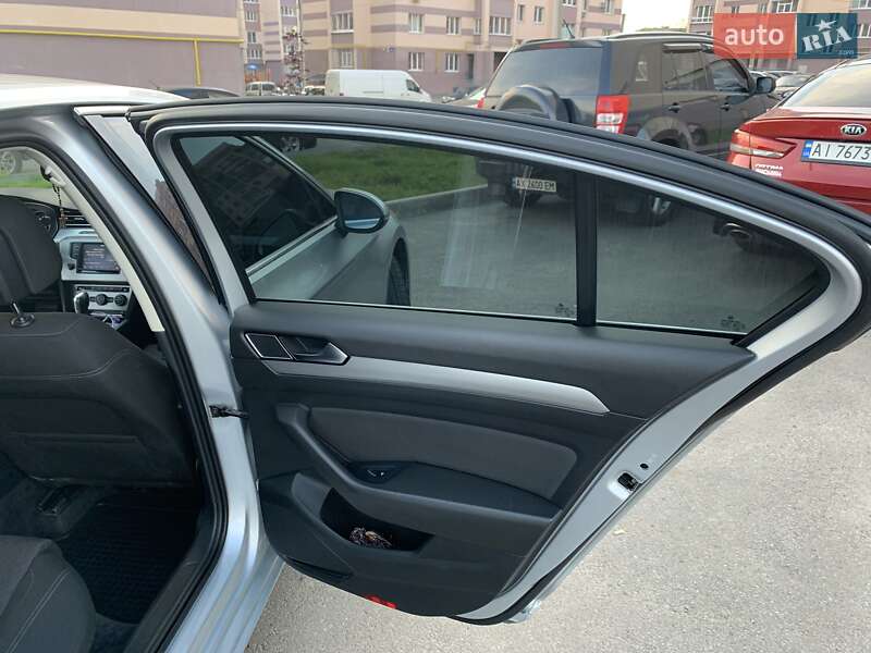 Седан Volkswagen Passat 2014 в Харкові