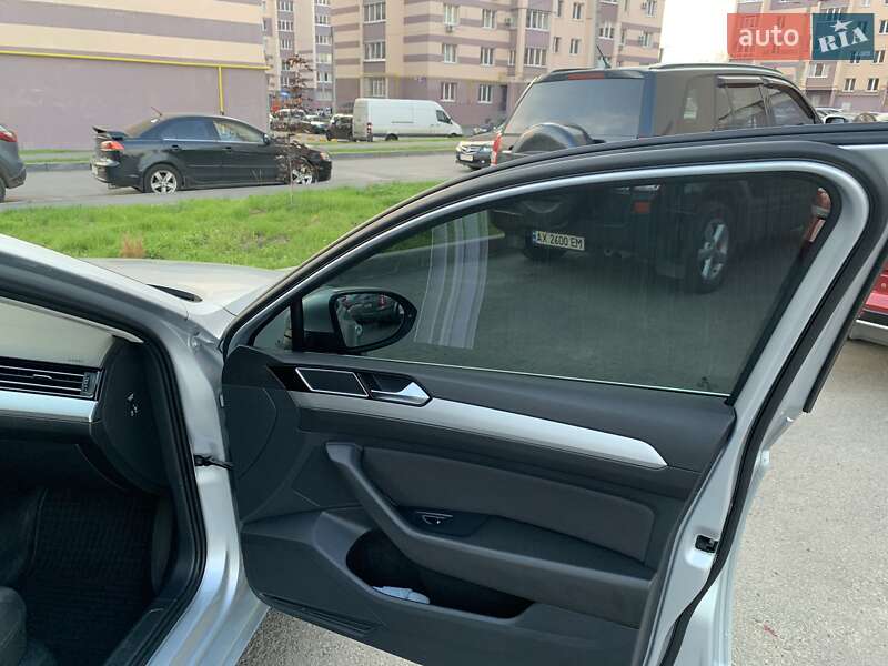 Седан Volkswagen Passat 2014 в Харкові