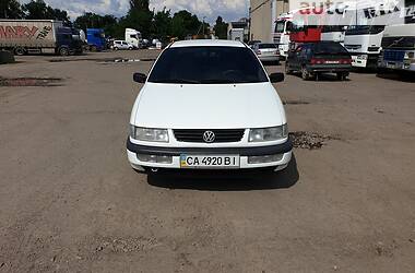 Седан Volkswagen Passat 1995 в Черкассах