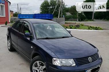 Седан Volkswagen Passat 1997 в Черкассах