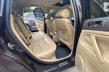 Седан Volkswagen Passat 2004 в 