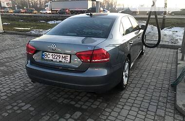 Седан Volkswagen Passat 2013 в Львове