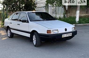 Седан Volkswagen Passat 1991 в 