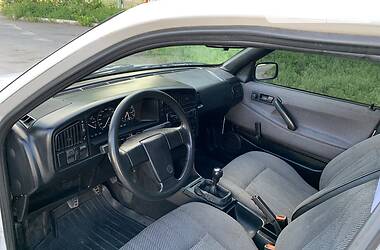 Седан Volkswagen Passat 1991 в 