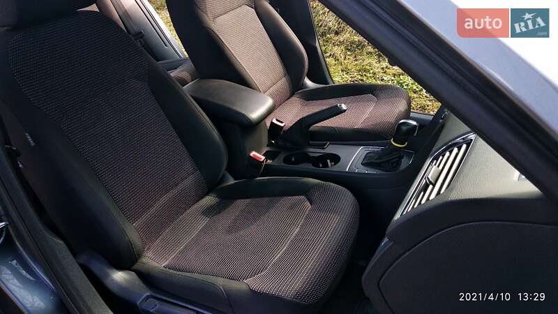 Седан Volkswagen Passat 2015 в Богуславі