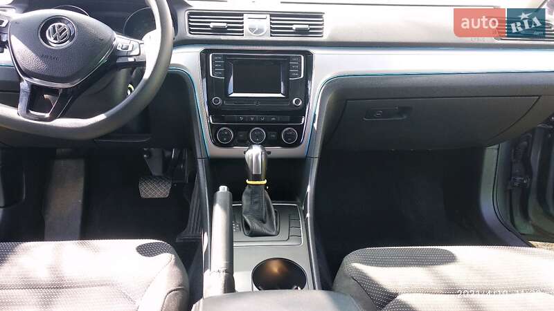 Седан Volkswagen Passat 2015 в Богуславі