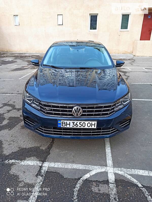 Седан Volkswagen Passat 2018 в Ужгороде