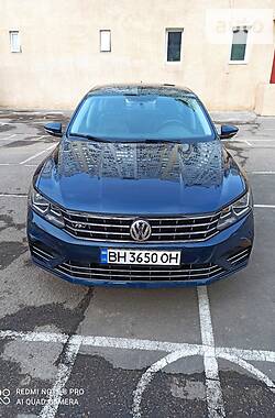 Седан Volkswagen Passat 2018 в Ужгороде