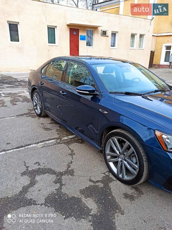 Седан Volkswagen Passat 2018 в Ужгороде