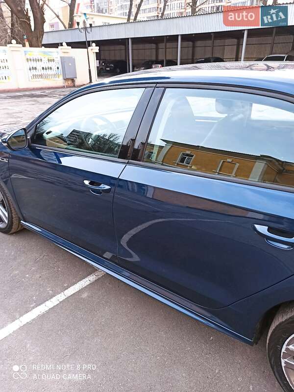 Седан Volkswagen Passat 2018 в Ужгороде